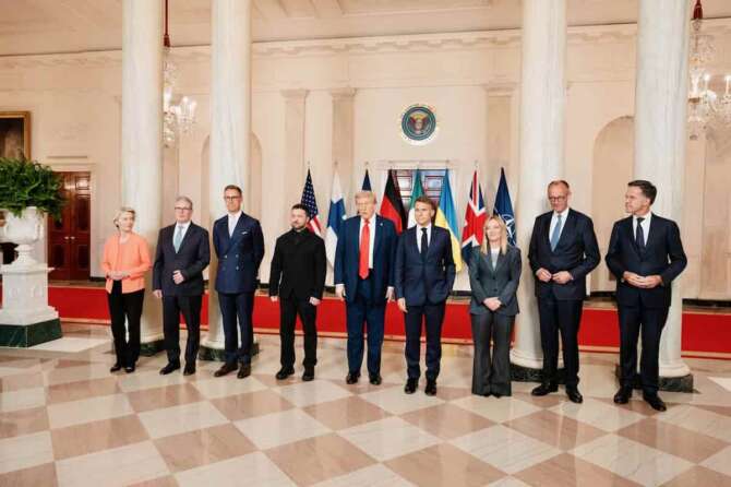 Foto Filippo Attili/Palazzo Chigi/LaPresse 18/08/2025 Washington, Usa Politica La premier Meloni alla Casa Bianca per il Vertice Usa-Ucraina-UE con Trunp ,Zelensky e i leider europei. DISTRIBUTION FREE OF CHARGE – NOT FOR SALE – Obbligatorio citare la fonte LaPresse/Palazzo Chigi/Filippo Attili