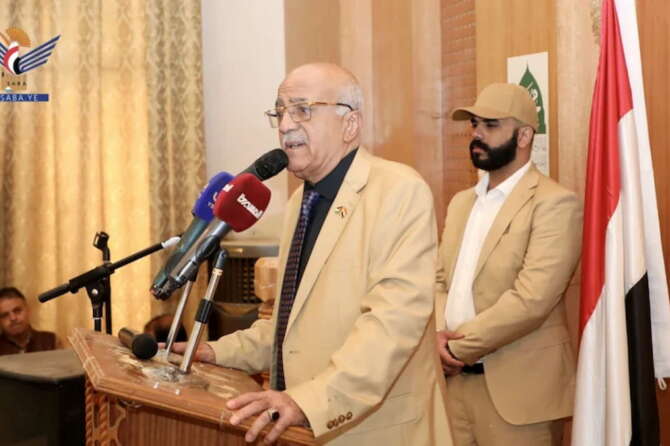 Attacco israeliano in Yemen, ucciso in un raid il “primo ministro” Houthi: decapitati i vertici del gruppo ribelle