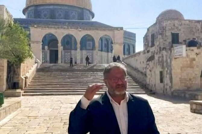 Gerusalemme, la provocazione del ministro estremista Ben-Gvir con i coloni alla Spianata delle Moschee