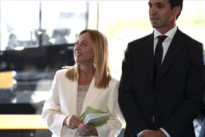 Marche, l’ultimo regalo del governo alla Regione di Acquaroli prima del voto: 60 milioni dal Cipess per sanità e strade