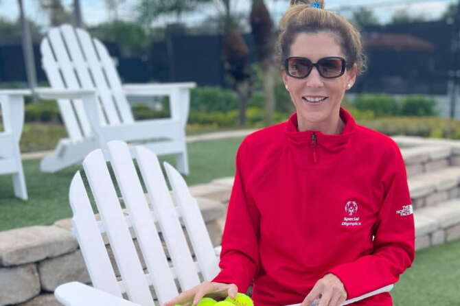 Monica Seles e la miastenia gravis, l’ex tennista affetta dalla malattia neuromuscolare: “Fatico anche ad asciugare capelli”