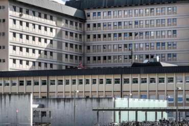Neonati morti in ospedale a Bolzano, il batterio scovato nel dispenser per biberon
