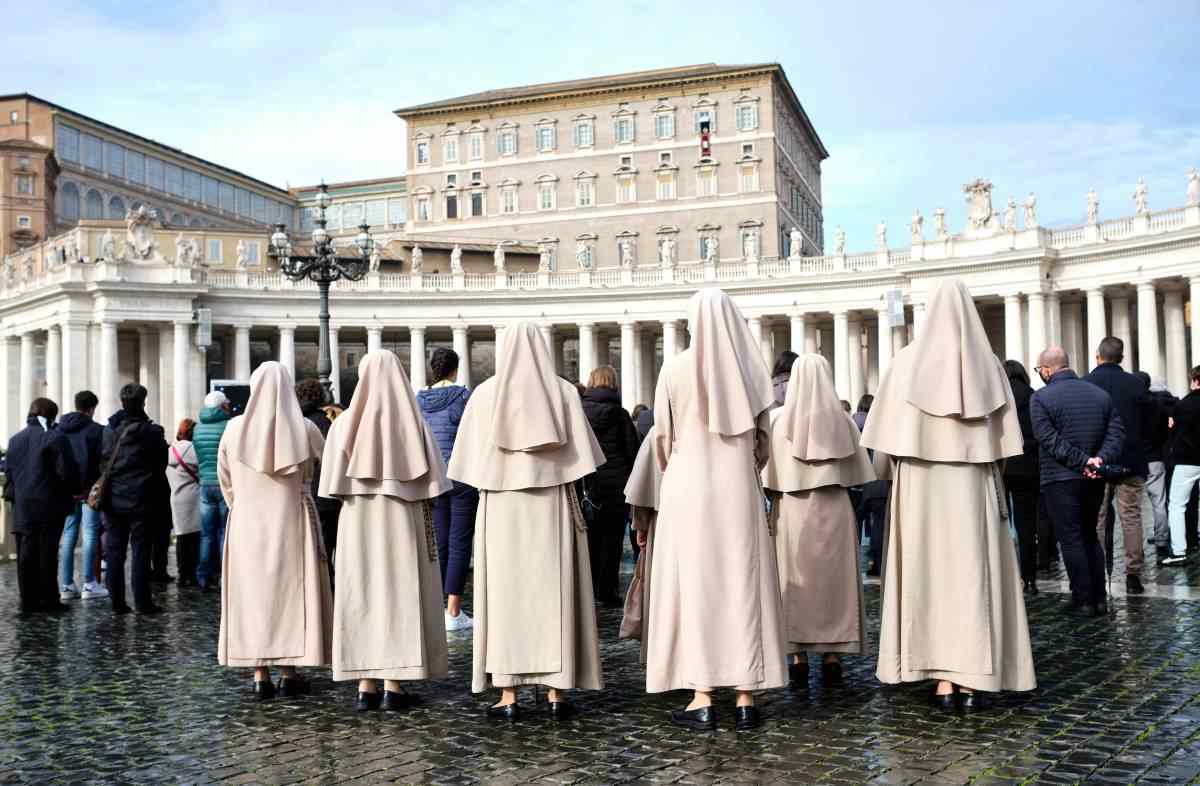 Perché la Chiesa elogia Maria ma ignora le donne: aprire l’accesso a tutti i ruoli per la fede cattolica del futuro