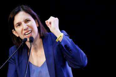 Il nuovo Pd “schleinista” fa paura a destra, moderati e grandi giornali