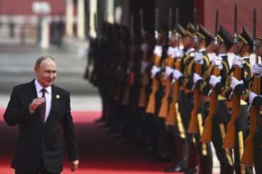 “L’Ucraina non entri nella Nato”, ma Putin da Pechino apre all’ingresso di Kiev nell’Ue