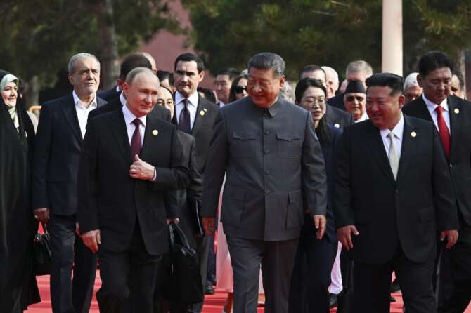 A Pechino nasce la grande Eurasia di Putin e Xi, Trump: “Cospirate contro gli Usa”