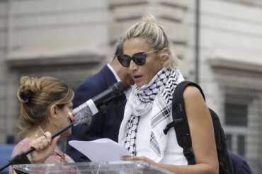 “Israele ci sta rendendo schiavi, Francesca Albanese va tutelata”, parla Anna Foglietta
