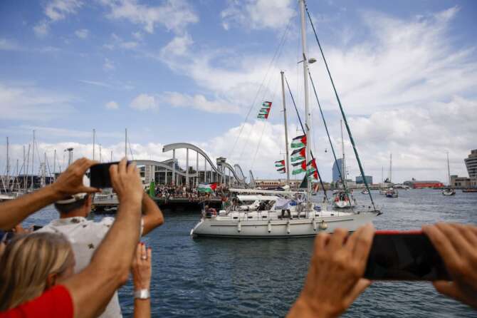 Global Sumud Flotilla verso Gaza, così Israele vuole fermare la missione umanitaria: “Saranno trattati come terroristi”