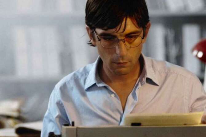 Perché Giancarlo Siani venne ucciso dalla Camorra: il martire del giornalismo che insegnò ai colleghi a non avere paura