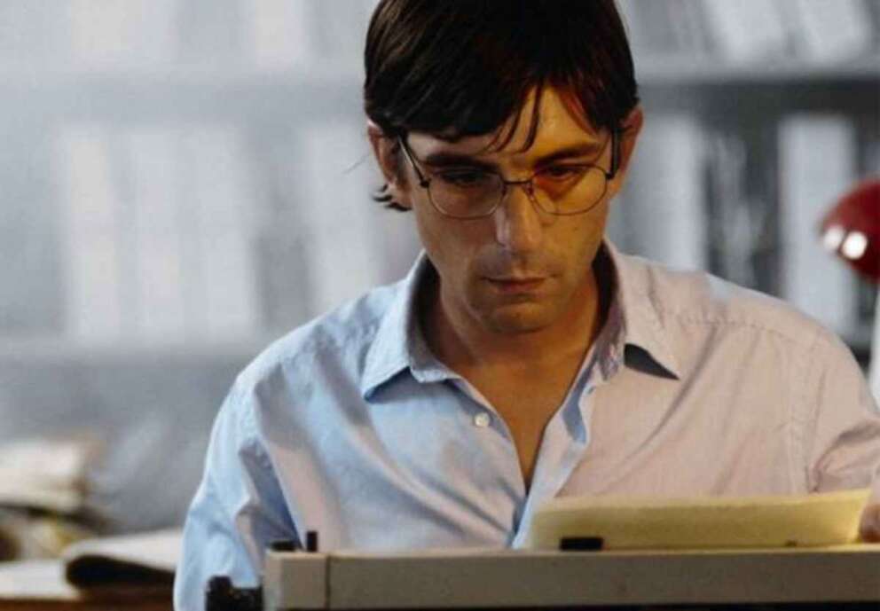 Perché Giancarlo Siani venne ucciso dalla Camorra: il martire del giornalismo che insegnò ai colleghi a non avere paura