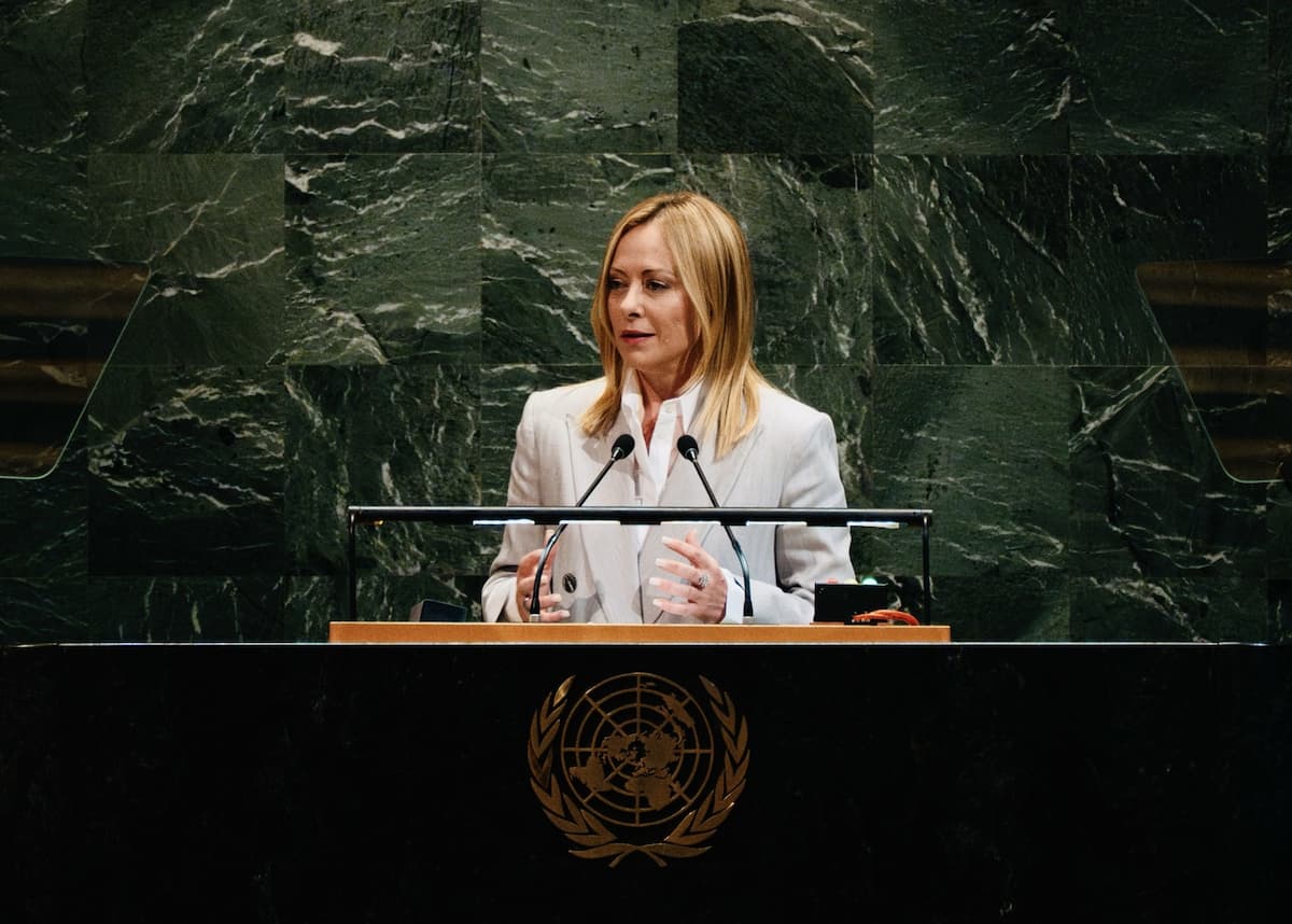 Meloni all’Onu si riposiziona, il discorso contro Israele che “a Gaza ha superato ogni limite”: ma sulla Palestina resta cauta