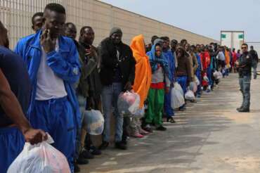 Muri, prigioni e deportazioni: la ricetta feroce dell’Europa contro i migranti