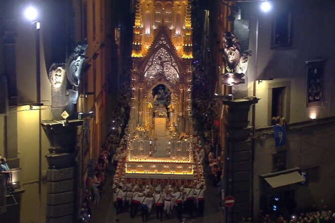 Viterbo, due turchi arrestati prima della festa di Santa Rosa: fermati con mitra e pistole, forse legati al boss Boyun
