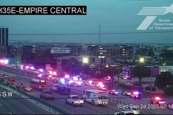 Dallas, sparatoria in una struttura dell’agenzia anti-immigrazione: cecchino spara da un tetto, morto un detenuto