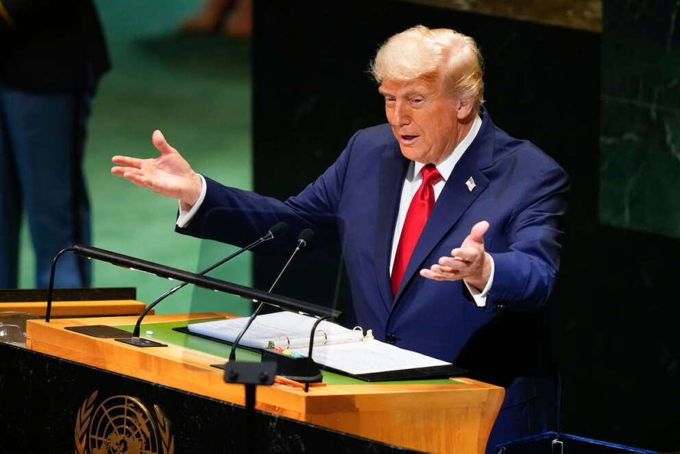Trump all’Onu, show tra negazionismo sul clima e bugie: “Ho fatto finire 7 guerre, riconoscere Palestina regalo ad Hamas”