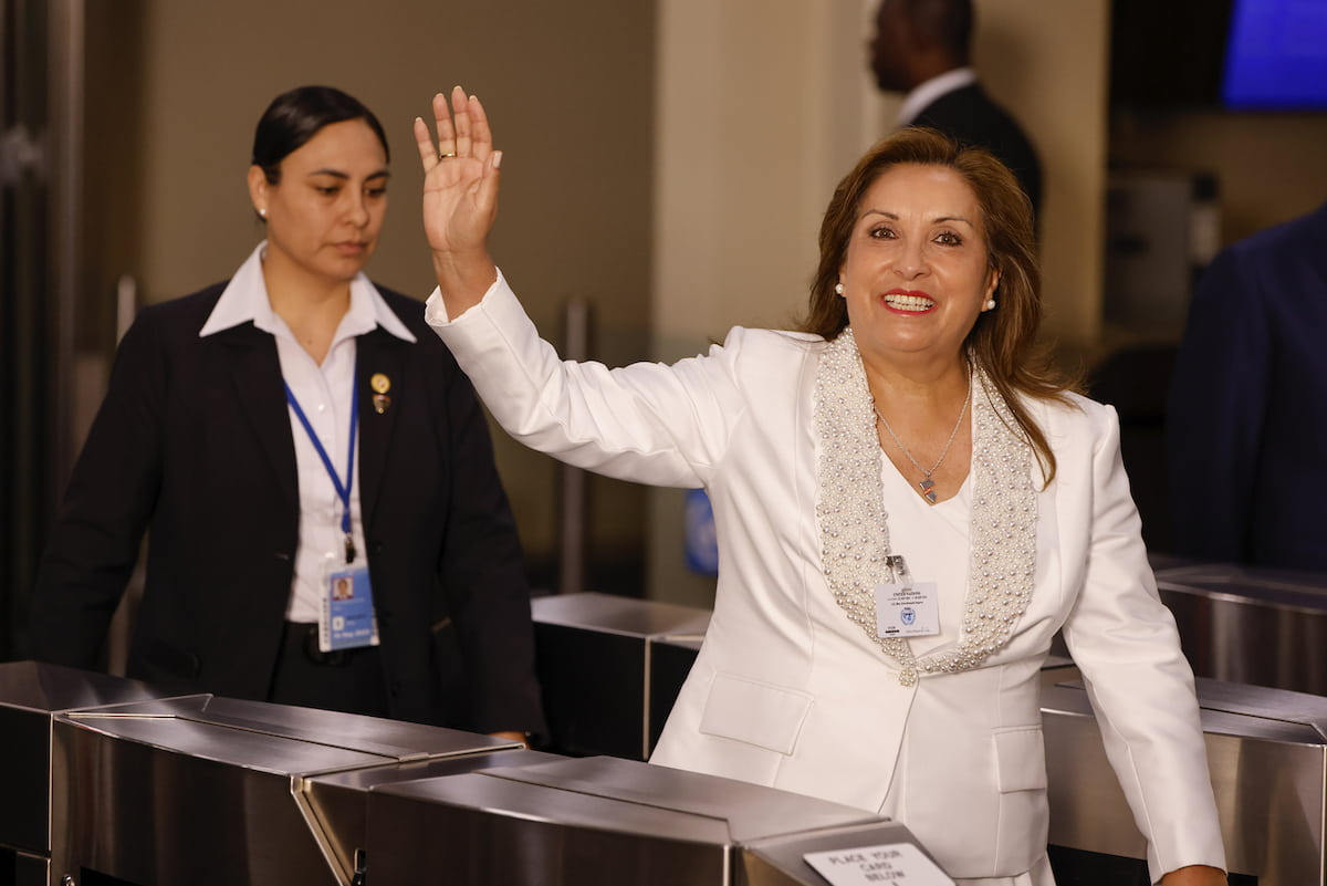 Perù, rimossa con l’impeachment la presidente Dina Boluarte: era accusata di “incapacità morale”