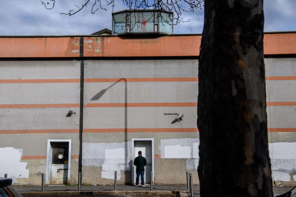 San Vittore, due morti in 12 ore nel carcere milanese: altri due colti da malore, la Procura apre un’inchiesta