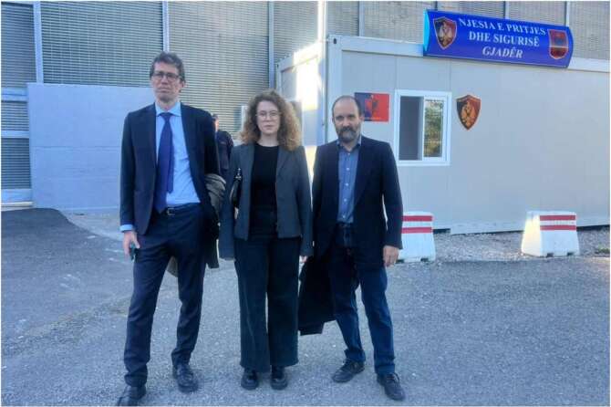 Disumanità, propaganda e omertà: il progetto Albania è un flop