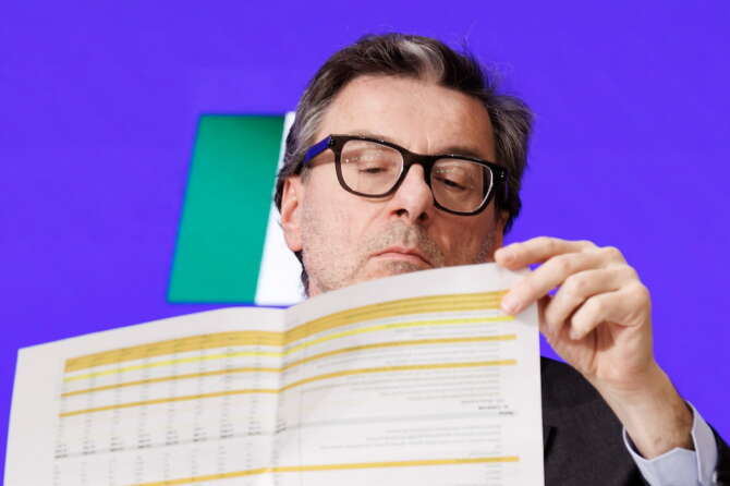 Manovra al Senato, la via crucis del governo dopo gli scontri interni: sulle pensioni penalizzati i lavori usuranti