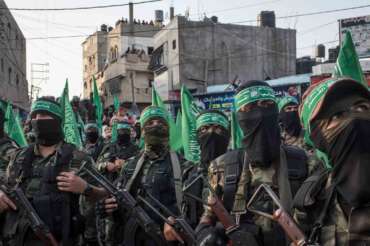 Gaza, la fragile tregua regge ma Trump torna a minacciare Hamas: “Obbedite o vi distruggo”