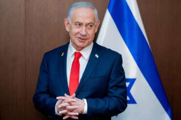 Netanyahu apre a negoziati col Libano, il pressing di Trump e le “sponde” a Beirut contro Hezbollah: ma i raid proseguono