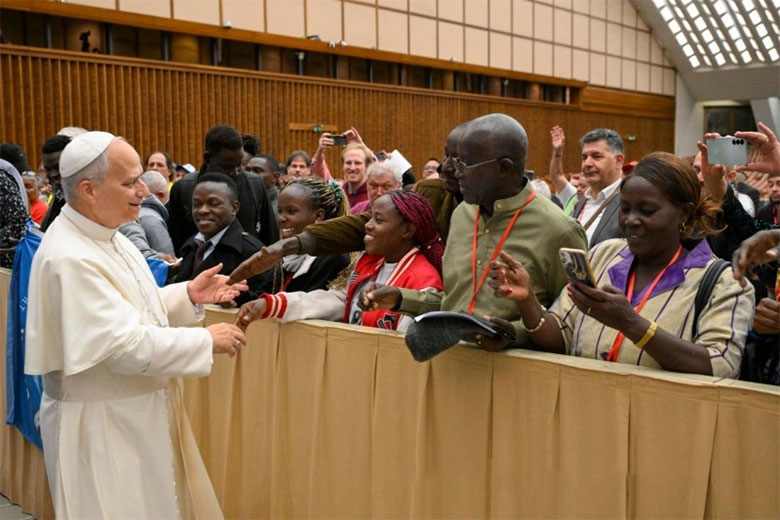 Papa Leone lotta insieme a Centri Sociali e Ong: “Sono con voi su casa e lavoro, siete i poeti della solidarietà”
