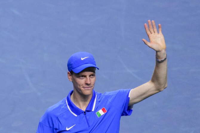 Perché Sinner non ci sarà in Coppa Davis, l’Italia senza il suo numero del tennis: infortuni e calendario dietro il rifiuto