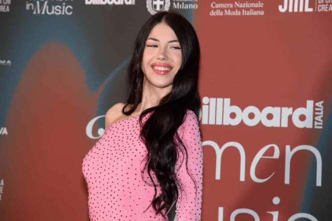Anna Pepe al Photocall premiazione Billboard Women In Music – Lunedì 16 Settembre 2024 (Foto Claudio Furlan/Lapresse) Anna Pepe at the Billboard Women In Music awards photocall – Monday, September 16, 2024 (Claudio Furlan/Lapresse photo)