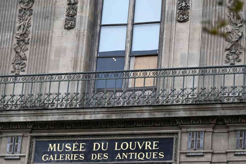 The window of Louvre museum where thieves arrive for the robbery, Monday, Oct. 20, 2025 in Paris. The museum remains closed for the day after Sunday’s jewels robbery, (AP Photo/Emma Da Silva)