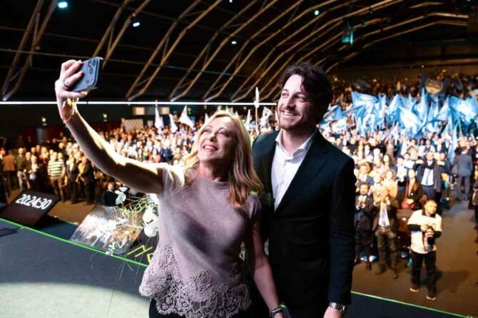 L’intervento della presidente del Consiglio Giorgia Meloni dal palco della campagna del centrodestra per sostenere la candidatura di Alberto Stefani a Padova, Italia 18 Novembre 2025 foto Ufficio stampa Palazzo Chigi/LaPresse DISTRIBUTION FREE OF CHARGE – NOT FOR SALE