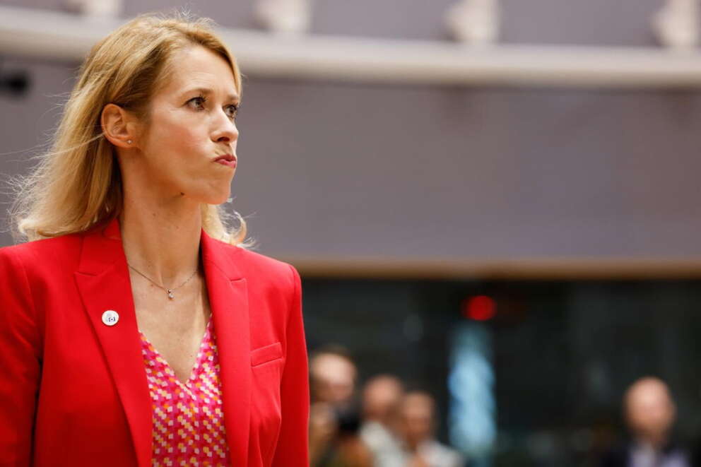 Stretta dell’Europa sui visti ai cittadini russi dopo i “disturbi” con droni: tra Bruxelles e Mosca altro scontro