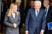 Meloni incontra Mattarella dopo l’attacco al Quirinale di Bignami: la premier non arretra nell’offensiva contro Garofani
