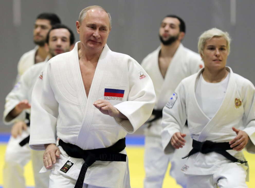 Russia riabilitata nel Judo, la Federazione internazionale dà il via libera a inno e bandiera per gli atleti