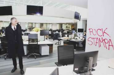 Il ministro della Cultura Alessandro Giuli in visita alla redazione de La Stampa. Torino, Italia – 1 Dicembre 2025 – Cronaca – (Foto Andrea Alfano/LaPresse) Italian Culture Minister Alessandro Giuli visiting La Stampa headquarter. Turin, Italy – 1 December 2025 – News – (Photo Andrea Alfano/LaPresse)