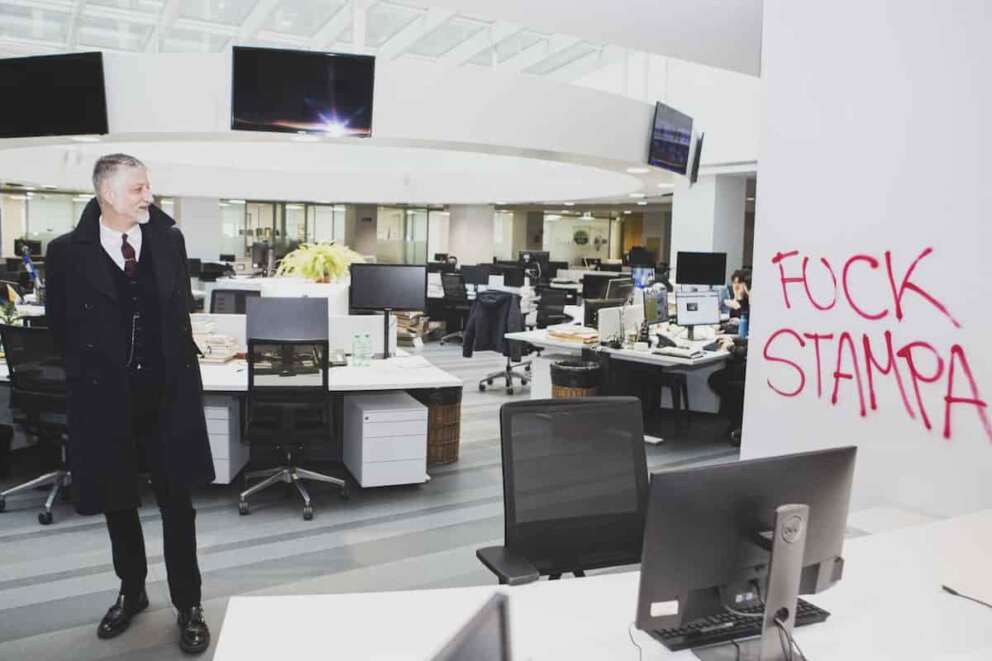 Il ministro della Cultura Alessandro Giuli in visita alla redazione de La Stampa. Torino, Italia – 1 Dicembre 2025 – Cronaca – (Foto Andrea Alfano/LaPresse) Italian Culture Minister Alessandro Giuli visiting La Stampa headquarter. Turin, Italy – 1 December 2025 – News – (Photo Andrea Alfano/LaPresse)