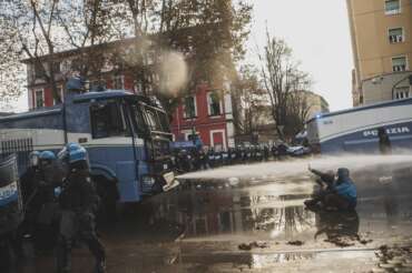 Piantedosi gioisce per lo sgombero di Askatasuna, a Torino va in onda la vendetta di Stato