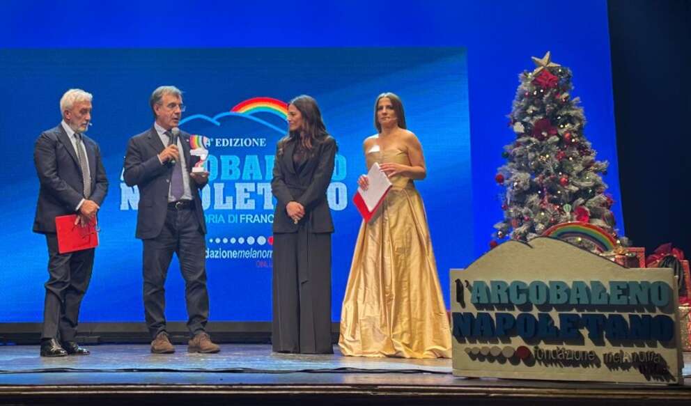 Premio “L’Arcobaleno Napoletano”: riconoscimento alla battipagliese Giusy Troncone nella serata dedicata a Franco Di Mare