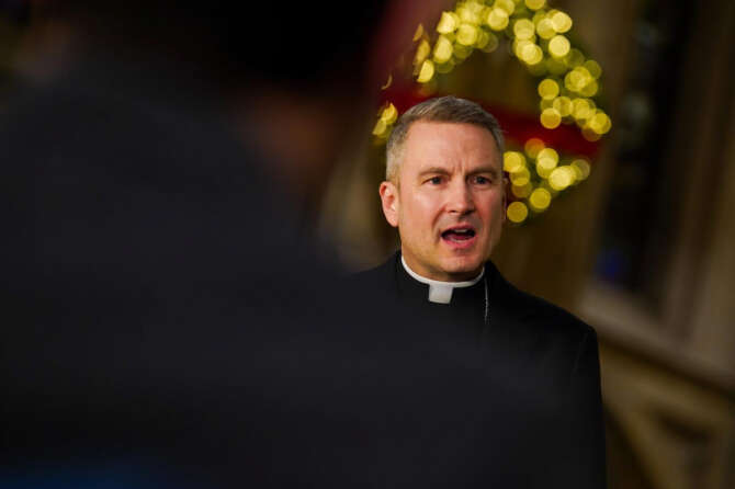 New York, Papa Leone XIV sceglie la discontinuità per la diocesi: al posto del “trumpiano” Dolan il pro-migranti Hicks