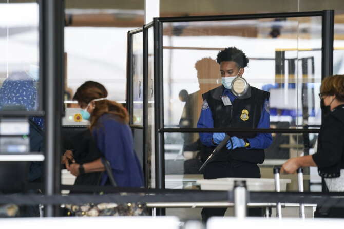 Ingresso negli Stati Uniti, per i turisti italiani sarà obbligatorio mostrare le attività social degli ultimi 5 anni