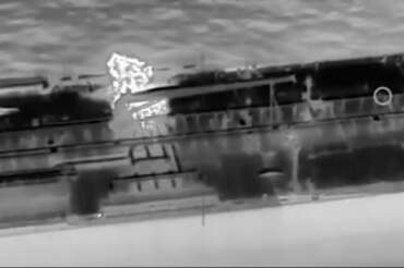 La petroliera Qendil colpita dai droni ucraini, prima volta nel Mediterraneo: la nave parte della “flotta fantasma” russa