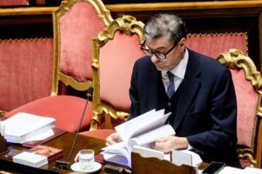 Manovra, l’intervento del Quirinale: cinque norme fuori dal testo finale, c’è anche il blitz contro i lavoratori sottopagati