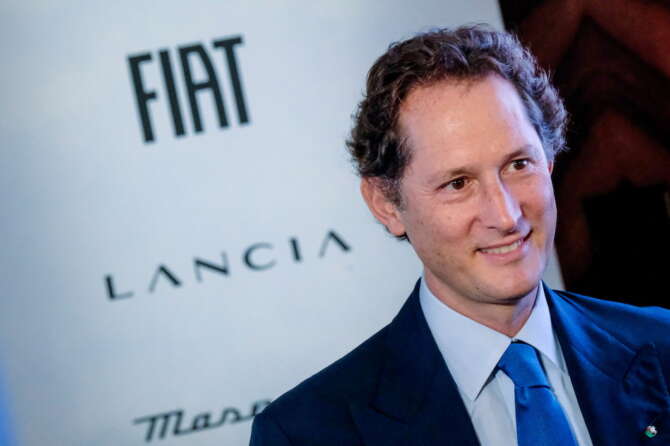 Un armatore greco per Repubblica, Elkann vende Gedi a Kyriakou (e al socio bin Salman): il Cdr attacca