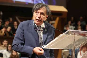 Foto Michele Nucci/LaPresse 28 Novembre 2022 – Bologna, Italia – cronaca nella foto: consegna sigillum magnum universitatum a premio Nobel Giorgio Parisi, con rettore Giovanni Molari e prof Pierluigi Contucci Photo Michele Nucci/LaPresse 28November , 2022 – Bologna, Italy – news in the pic: sigilli magnum univeristatum for nobel price Giorgio Parisi, with rector Giovanni Molari and professor Pierluigi Contucci