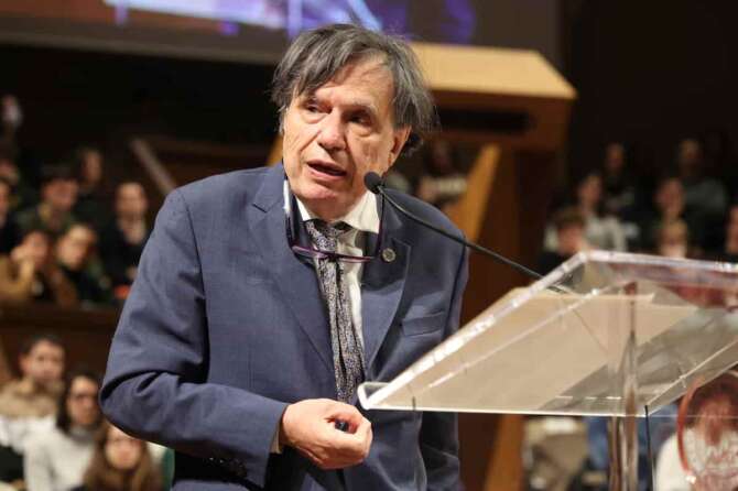 Foto Michele Nucci/LaPresse 28 Novembre 2022 – Bologna, Italia – cronaca nella foto: consegna sigillum magnum universitatum a premio Nobel Giorgio Parisi, con rettore Giovanni Molari e prof Pierluigi Contucci Photo Michele Nucci/LaPresse 28November , 2022 – Bologna, Italy – news in the pic: sigilli magnum univeristatum for nobel price Giorgio Parisi, with rector Giovanni Molari and professor Pierluigi Contucci