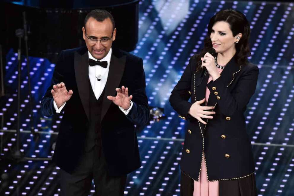Foto Gian Mattia D’Alberto /LaPresse 09-02-2016 Sanremo, IM Spettacolo 66° Festival della Canzone Italiana, Prima serata nella foto: Laura Pausini, Carlo Conti Photo Gian Mattia D’Alberto/LaPresse 02-09-2016 Sanremo, IM Entertainment 66th Festival of italian song, First evening In the photo: Laura Pausini, Carlo Conti