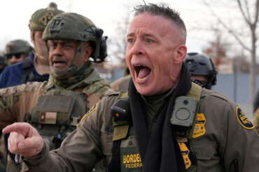 Caos Minnesota, Trump allontana il comandante del Border Patrol Bovino e i suoi agenti: scaricato dopo la morte di Pretti