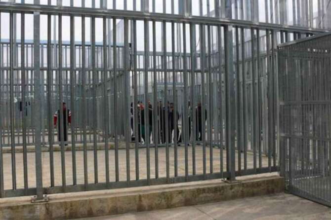 Strage nel Cpta di Trapani, 26 anni dopo le condizioni nei “non luoghi” di detenzione sono peggiorate