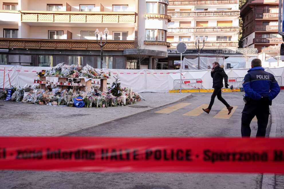 Strage di Crans Montana, indaga anche la procura di Roma: dubbi su possibile fuga di Jessica Moretti con la cassa