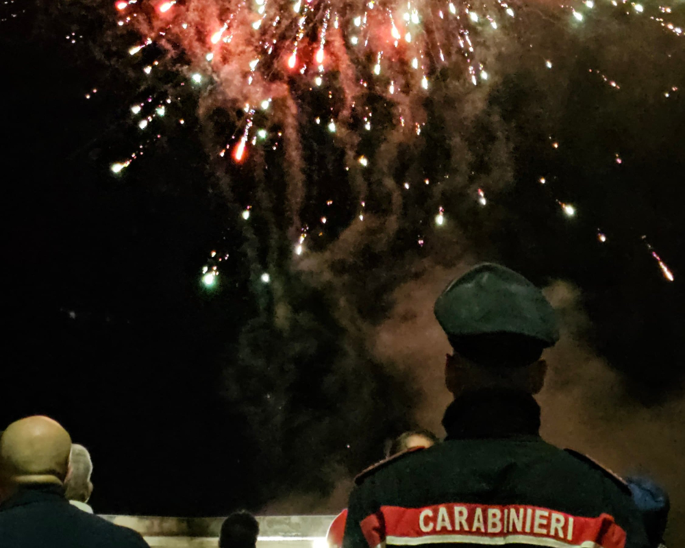 fuochi d'artificio pirotecnici carabinieri