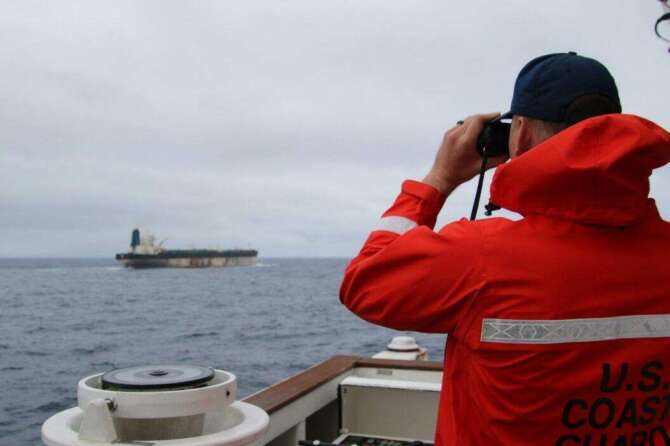 Petroliera russa sequestrata, i perché della strategia di Trump